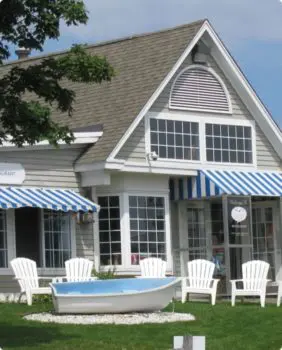 outside of dockside restaurant