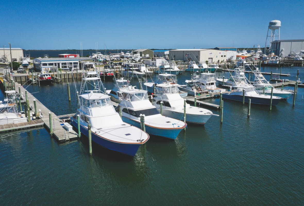 boats docked at safe harbor outer banks
